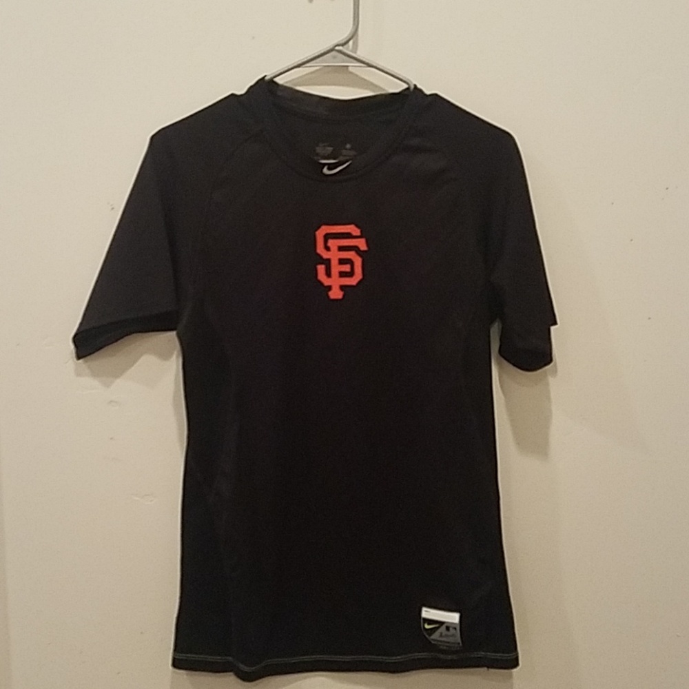 Athletic shirt